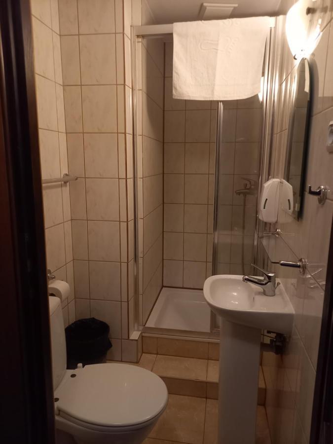 Apartahotel Dworek Staropolski 2*