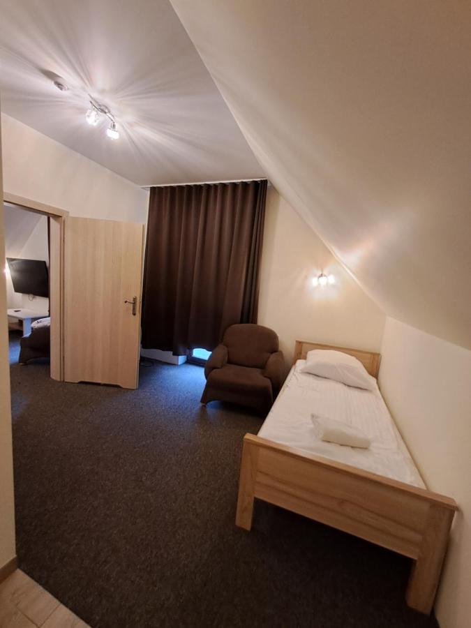 Apartahotel Dworek Staropolski 2*